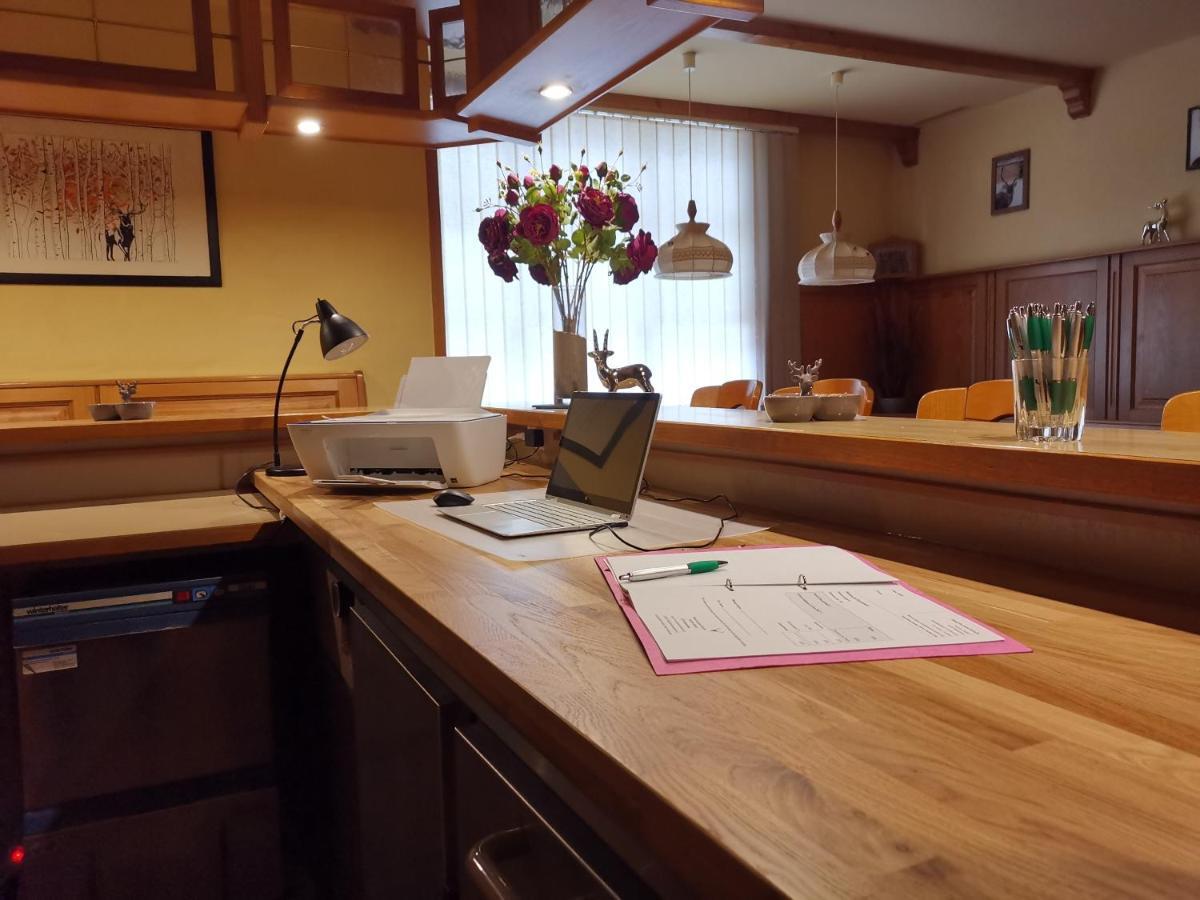 Hotel-Pension Zum Hirsch ハタースハイム エクステリア 写真
