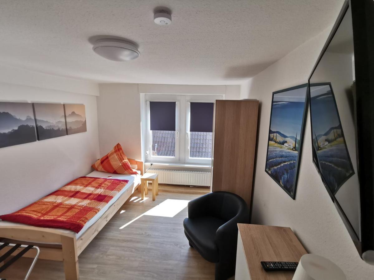 Hotel-Pension Zum Hirsch ハタースハイム エクステリア 写真